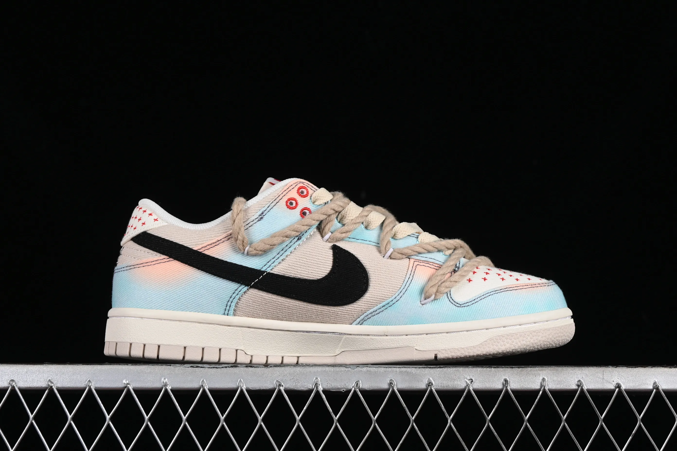 All Categories Nk SB Dunk Series Nk SB Dunk Low Low-top sneakers Nk Dunk Low Castle in the Sky Dopamine gradient Sashiko embroidery Hemp rope SB low-top casual sneakers DV0834-100